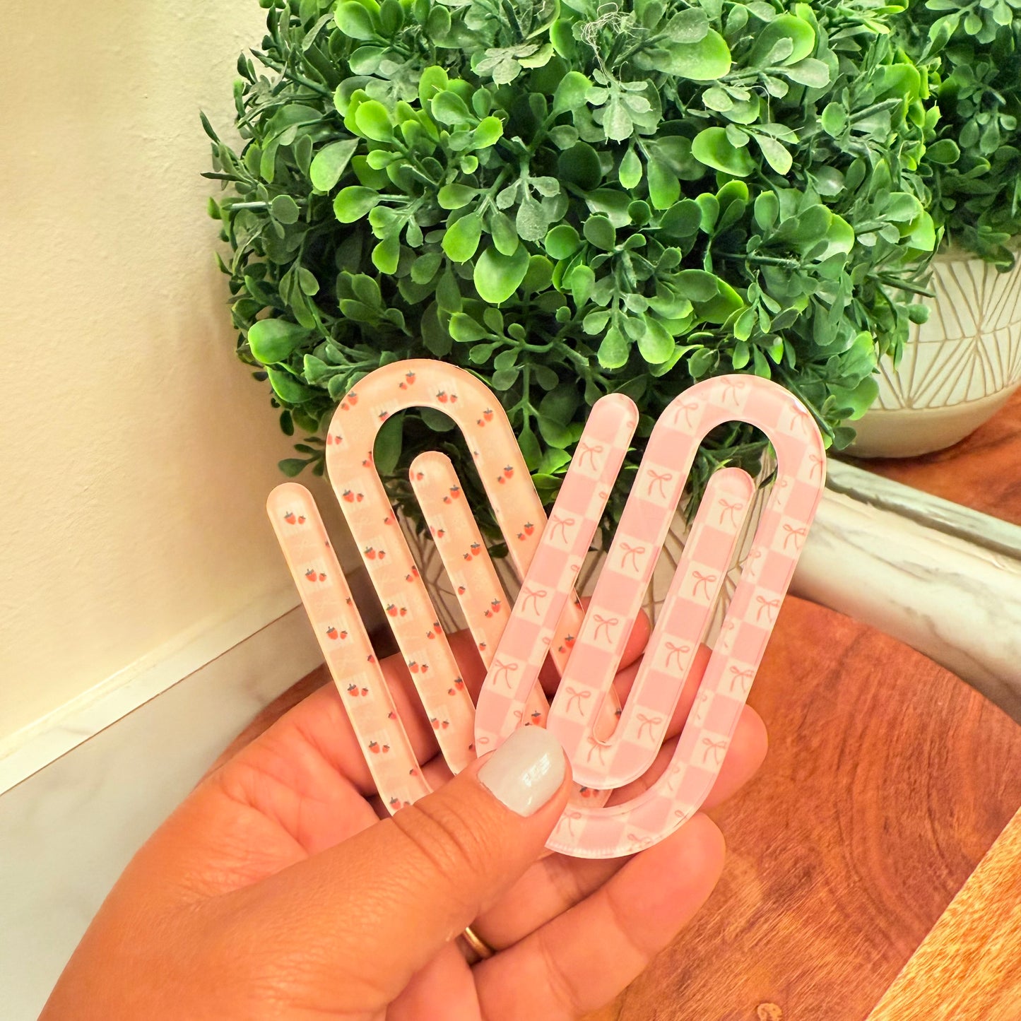 Jumbo Paper Clip Bookmark